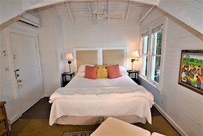 Simonton Court Historic Inn & Cottages