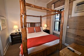 Simonton Court Historic Inn & Cottages