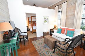 Simonton Court Historic Inn & Cottages