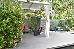 Simonton Court Historic Inn & Cottages