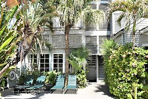 Simonton Court Historic Inn & Cottages