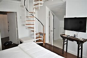 Simonton Court Historic Inn & Cottages