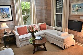 Simonton Court Historic Inn & Cottages