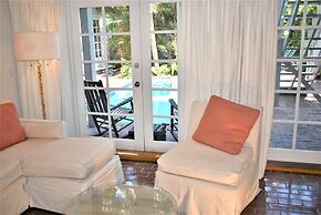 Simonton Court Historic Inn & Cottages