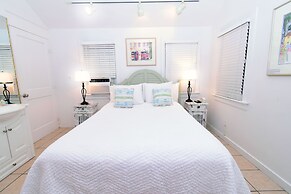 Simonton Court Historic Inn & Cottages