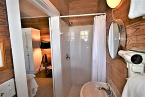 Simonton Court Historic Inn & Cottages