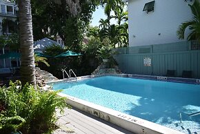 Simonton Court Historic Inn & Cottages