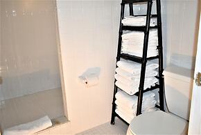 Simonton Court Historic Inn & Cottages