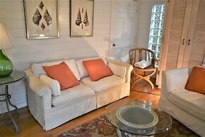 Simonton Court Historic Inn & Cottages