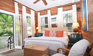 Simonton Court Historic Inn & Cottages