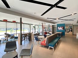 avid hotels Beaumont by IHG