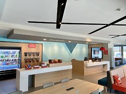 avid hotels Beaumont by IHG