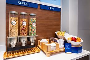 Holiday Inn Express & Suites Romeoville - Joliet North by IHG