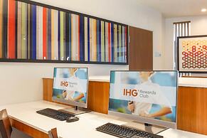Holiday Inn Express & Suites Chicago O'Hare Airport, an IHG Hotel