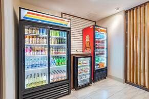 Holiday Inn Express & Suites Elkhart North by IHG