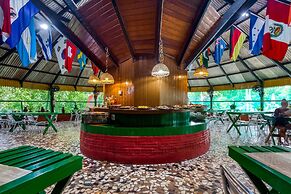 Amazonia Jungle Hotel