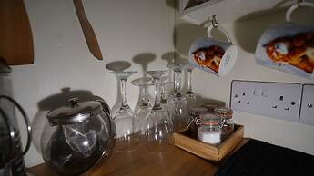 Shepherd's Hut @ Westcote