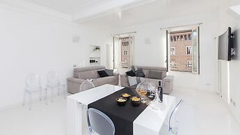 Rental In Rome Piazza Venezia View Luxury Apartment