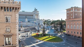 Rental In Rome Piazza Venezia View Luxury Apartment
