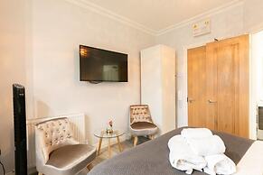 12 Helena House Studio