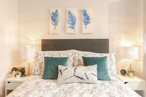 12 Helena House Studio