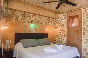 Hotel Colonial Zaci by GuruHotel