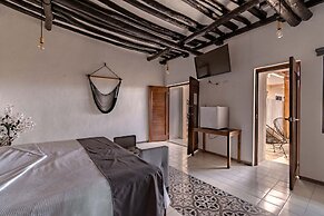 Hotel Colonial Zaci by GuruHotel