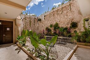 Hotel Colonial Zaci by GuruHotel