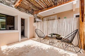 Hotel Colonial Zaci by GuruHotel