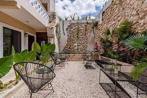 Hotel Colonial Zaci by GuruHotel