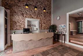 Hotel Colonial Zaci by GuruHotel