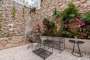 Hotel Colonial Zaci by GuruHotel