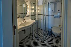 Reo Hotel