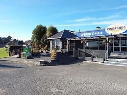 Pine Lake View Lodge