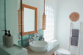 Seaesta Komodo Hotel & Hostel