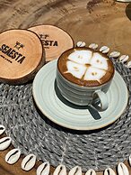 Seaesta Komodo Hotel & Hostel