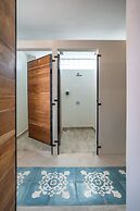 Seaesta Komodo Hotel & Hostel