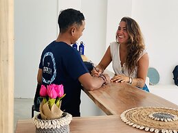 Seaesta Komodo Hotel & Hostel