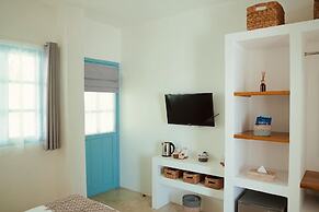 Seaesta Komodo Hotel & Hostel