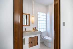 Seaesta Komodo Hotel & Hostel