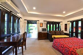 Baan Nai Soi Homestay