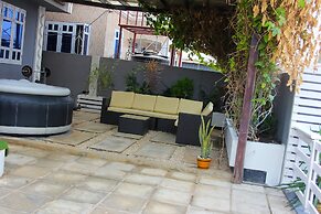 EmpireLux Middle Floor