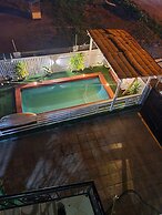 EmpireLux Middle Floor