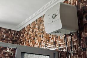 EmpireLux Middle Floor