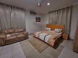 EmpireLux Middle Floor