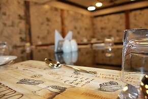 Periyarmountainpalace