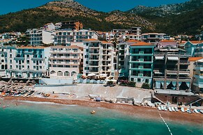 Montesan Apartments