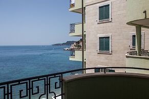 Montesan Apartments