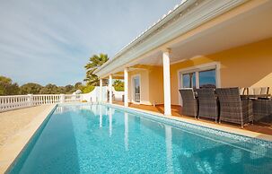 D08 - Bay View Villa in Vale da Lama