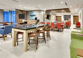 Holiday Inn Express & Suites Plano - The Colony by IHG